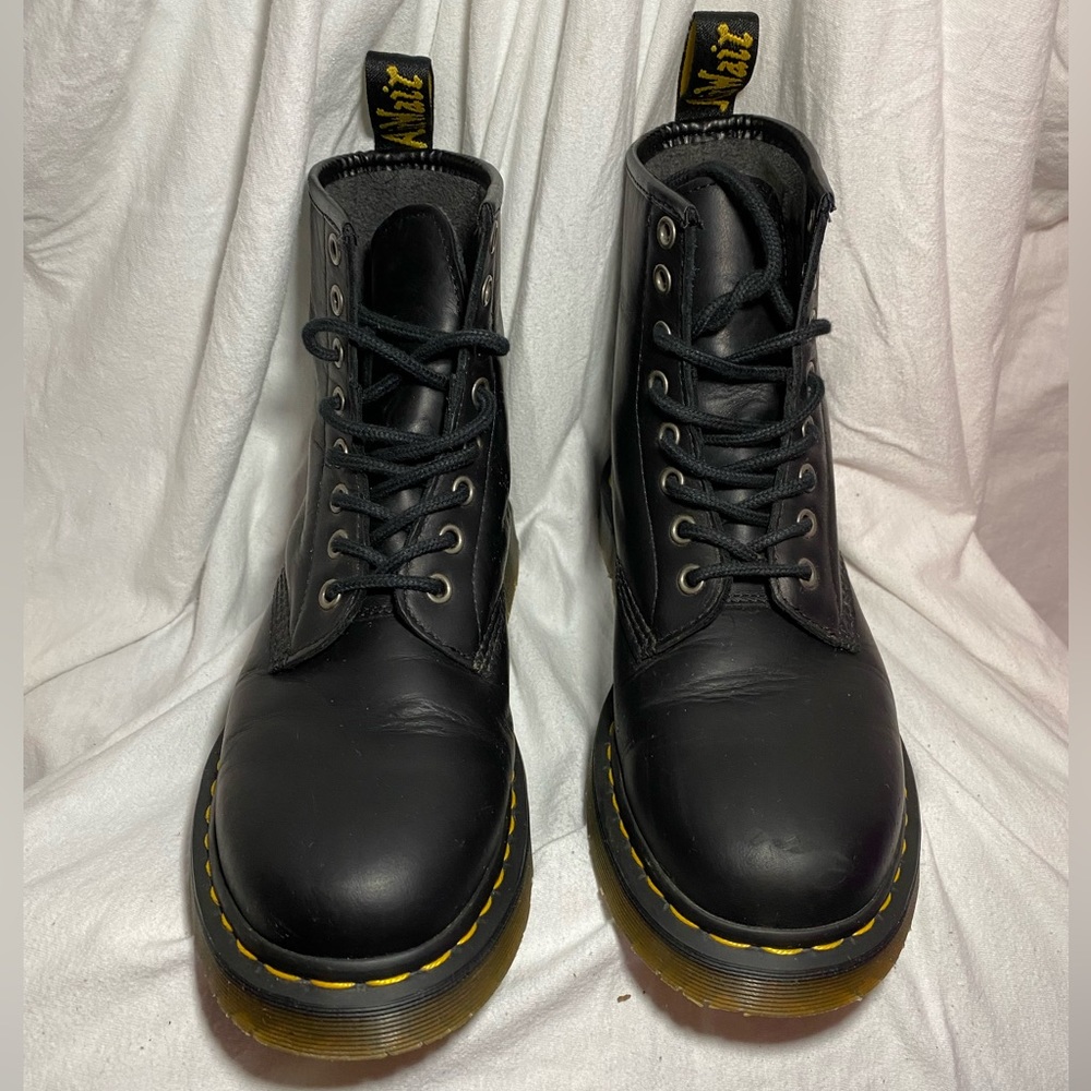 Dr. Marten’s Snowplow Boots - Women’s Size 8 - Black - Wintergrip - Standard Fit